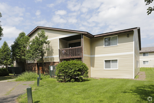 Building Photo - Sarah Lane Court Rental