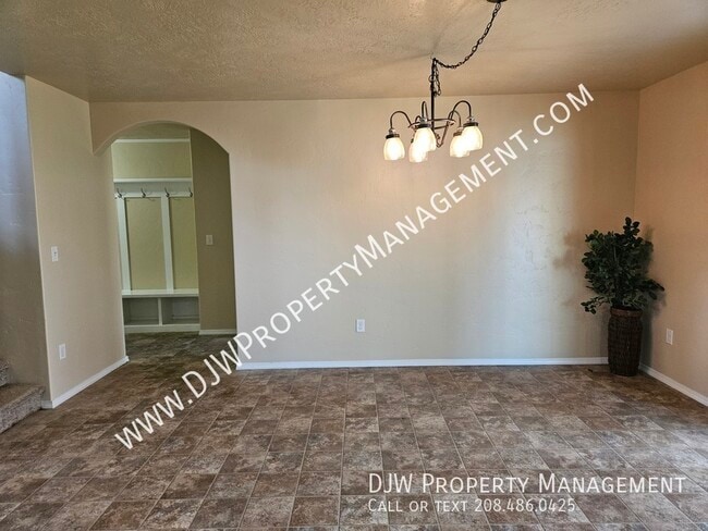 Photo - 4665 N Beaham Ave