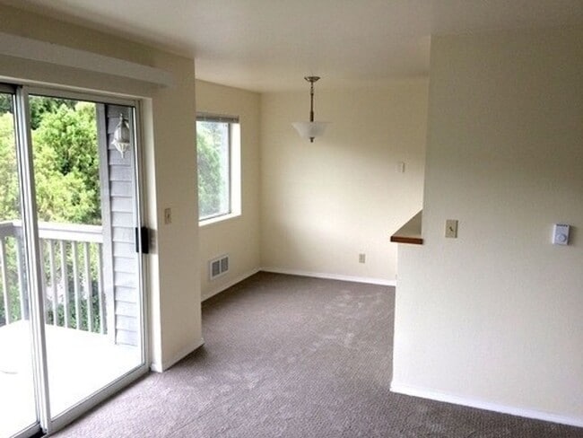 Photo - Hidden Gem in Northeast Seattle w/ In-Unit Washer/Dryer! Unit 102