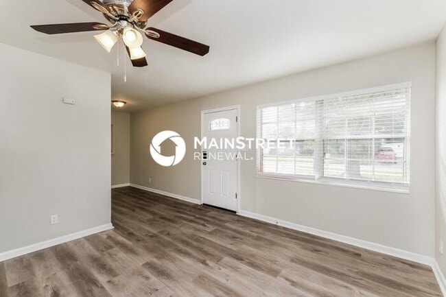 Photo - 3 Bedroom Pet-Friendly Home in Tampa, FL w...