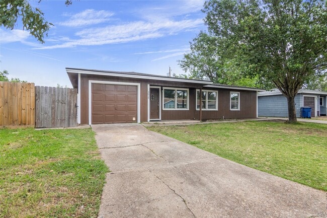 Building Photo - 3018 Vance