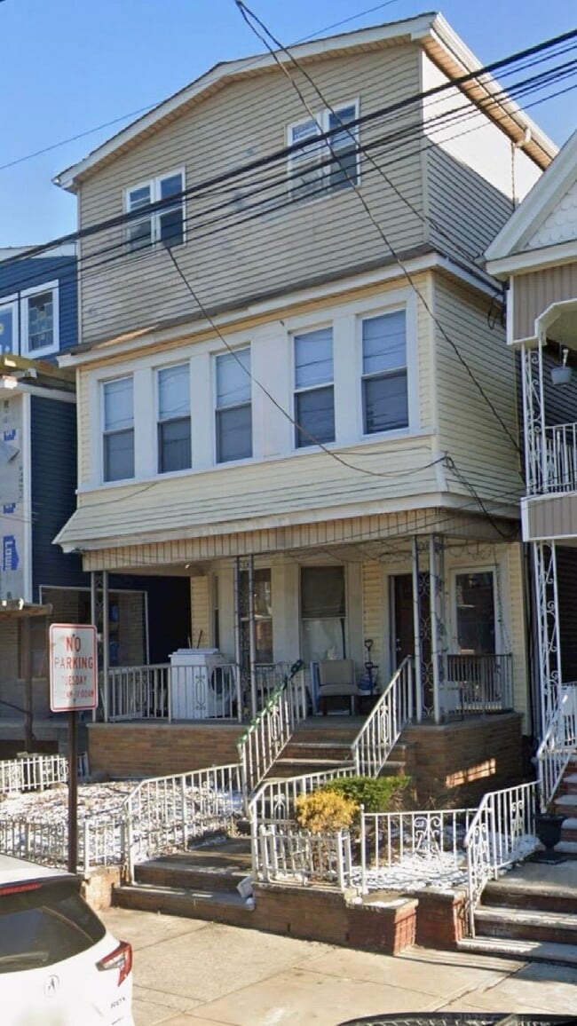 Building Photo - 358 Avenue A Unit 2