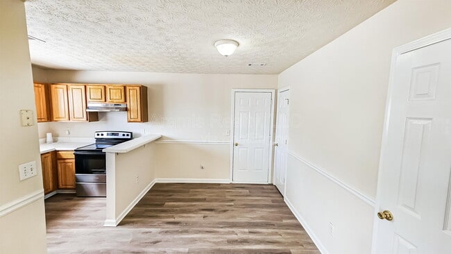 Photo - 263 Marsh Glen Dr