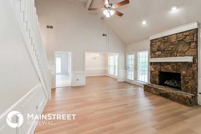 Photo - 301 Locust Grove Dr
