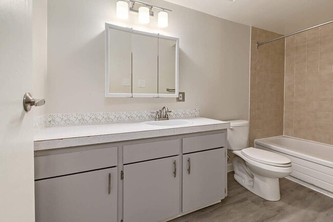 Photo - Jason Apartments