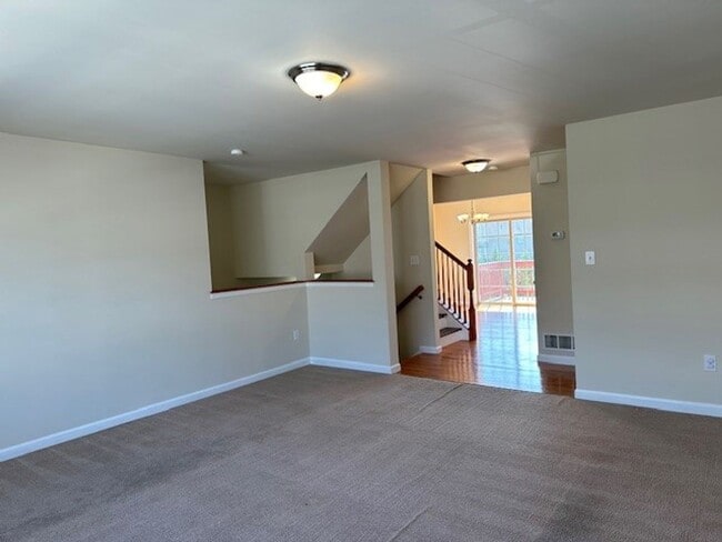 Photo - 6443 Creekbend Dr