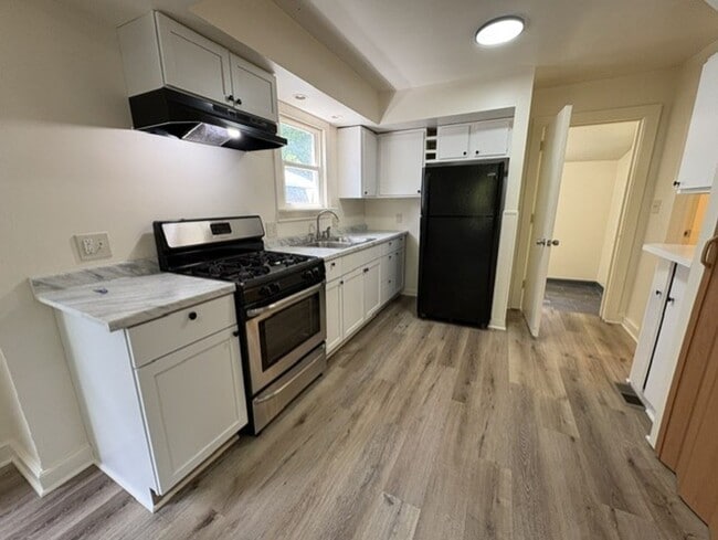 Photo - Freshly Updated 2 Bedroom Home with Bonus Room in North Hill