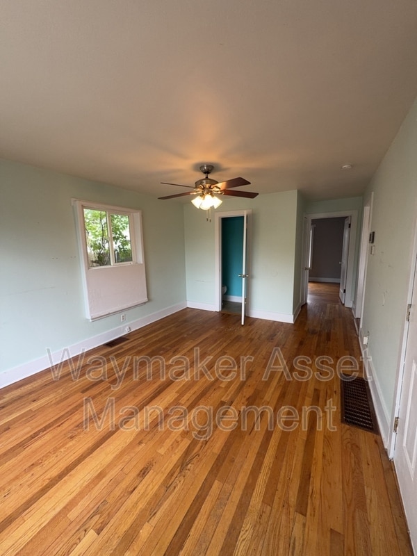 Photo - 1230 N Chestnut St