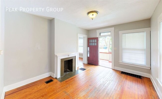 Photo - 280 E Oakland Ave