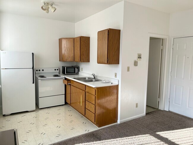 Kitchen - 454 S 500 E Unit 11