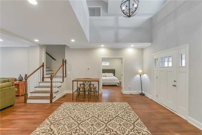 Photo - 1378 Lakewood Ave SE