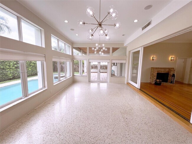 Photo - 1249 NE 97th St