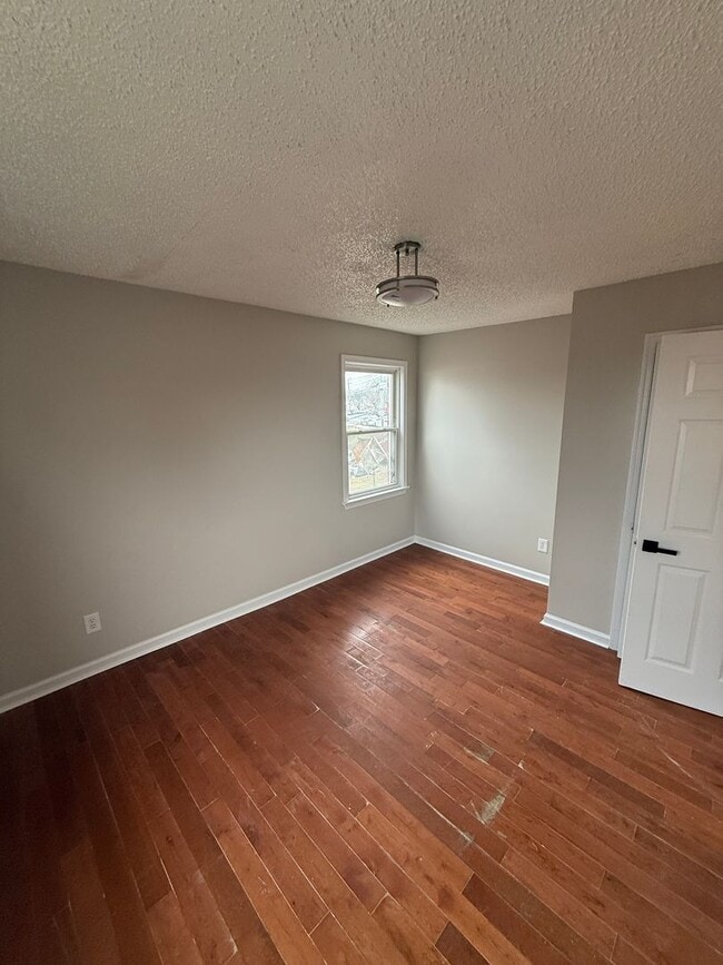 Photo - Beautiful 3 Bedroom 2 bath Townhome Conveniently Located and updated