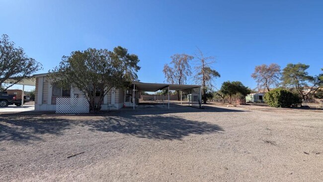 5021 N Kevy Pl