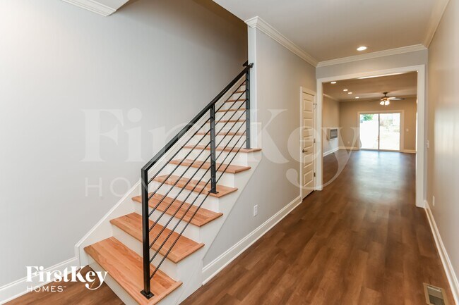 Photo - 1250 Pless St NW