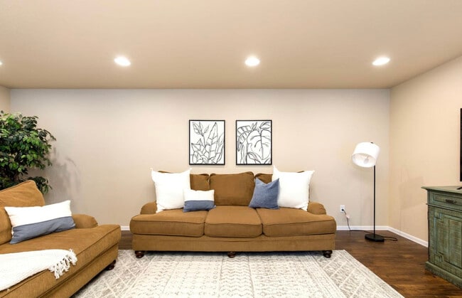 Photo - 2720 2nd Ave N