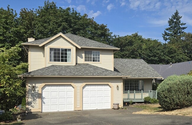 Building Photo - Renton Multi-level home