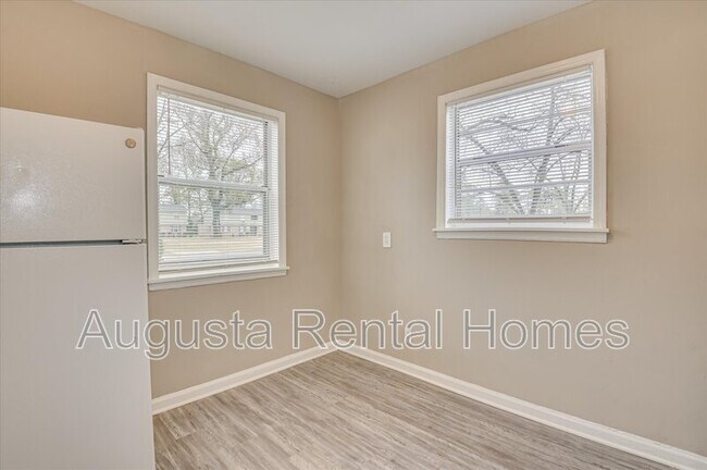 Photo - 316 Verdery Dr