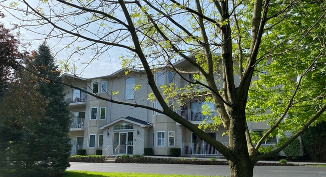 Building Photo - 927 Elderberry Cir Unit 207 Rental