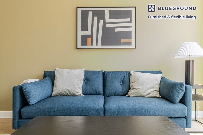 Photo - 201 N Garland Ct Unidad FL27-ID1325