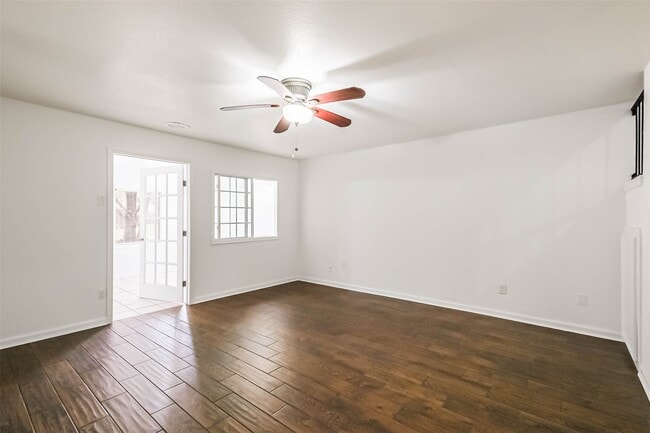 Building Photo - 5005 Georgi Ln Unit 137