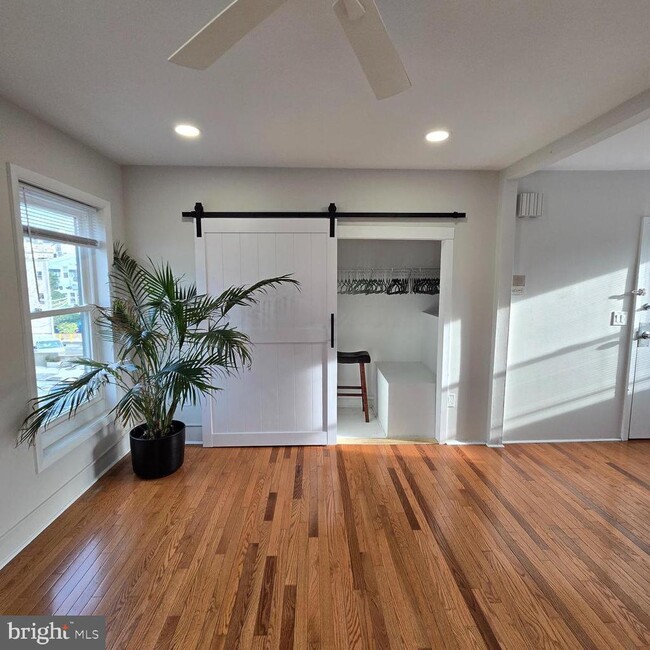 Photo - 4400 Main St Unit 3B