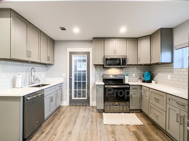 Photo - 103 N D St