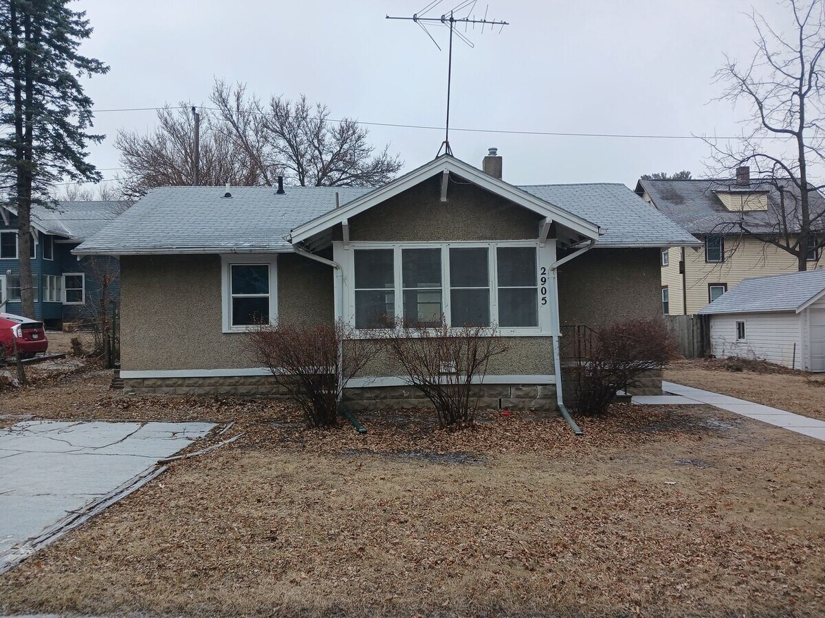 Photo - 2905 Wood St