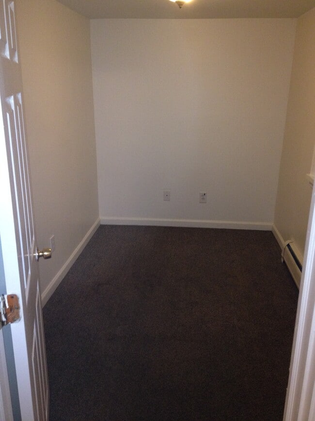 Photo - 386 Madison Ave Unit Garden Level