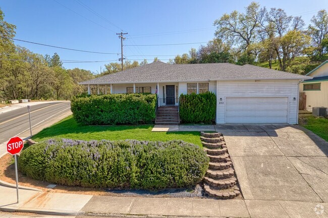 Building Photo - 805 Jerry Dr Rental