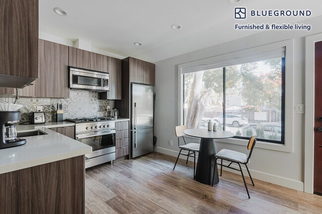 Photo - 715 Everett Ave Unidad FL1-ID1752