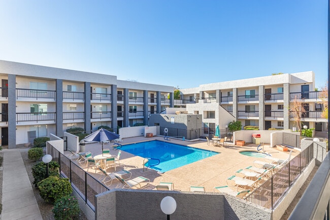 Photo - 7494 Earll E Dr