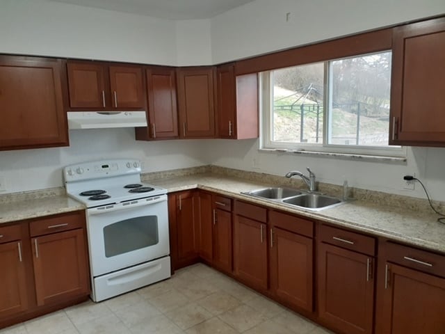 Photo - 743 Bluff St Unit 2 - Upper