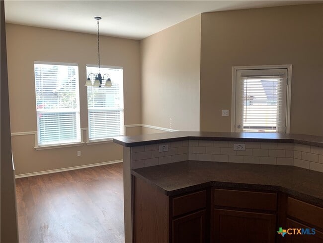 Photo - 1113 Branchwood Way