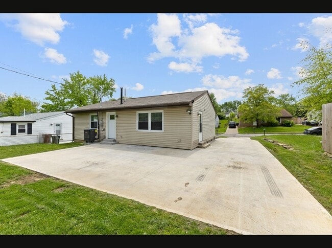 3782 Feather Ln
