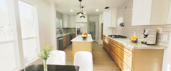 Building Photo - 7619 Apache Plume Dr Rental