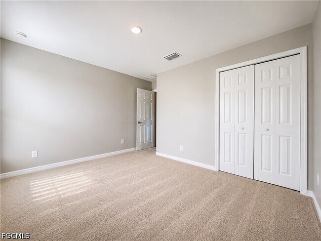 Photo - 2728 NE 5th Pl