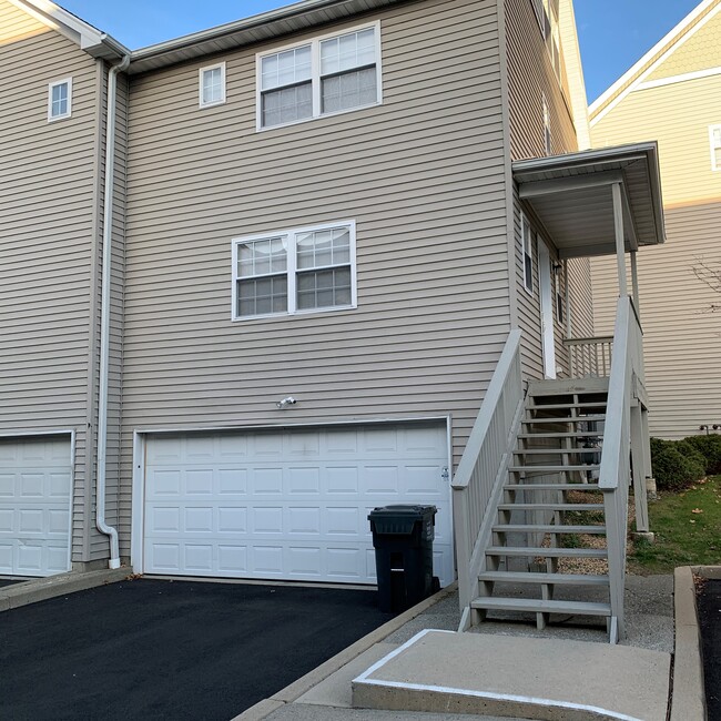 Front - 1 Union Ave Unit 12