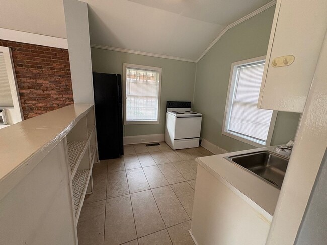 Photo - 2585 Napier Ave Unidad C