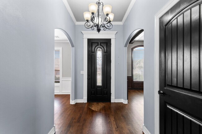 Photo - 2702 Waterford Ct