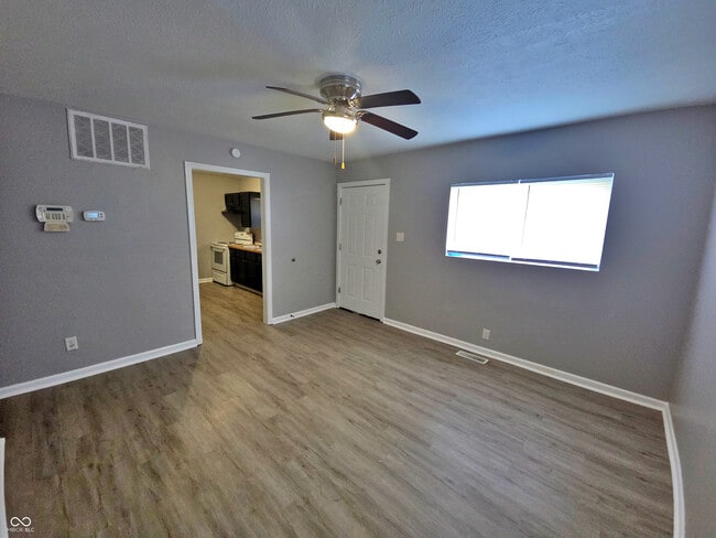 Photo - 1524 E Legrande Ave