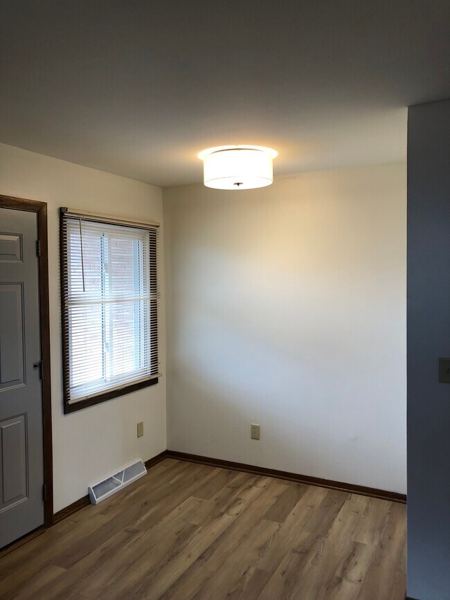 2265 W Good Hope Rd Townhome Townhome Rental in Glendale WI