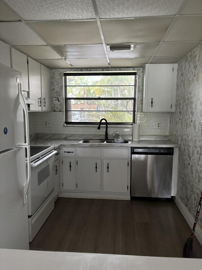 Building Photo - 2153 N 14th Ave Unit 2153