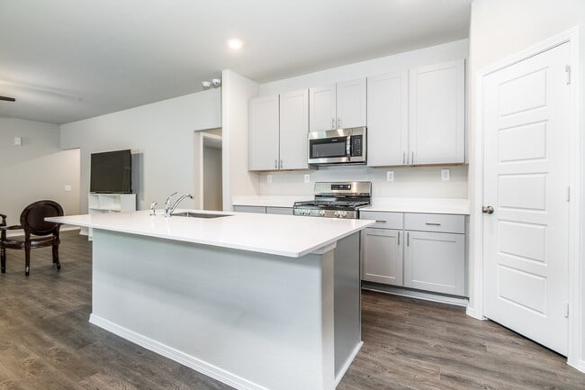 Building Photo - 11599 Lazy Oak Crk Dr