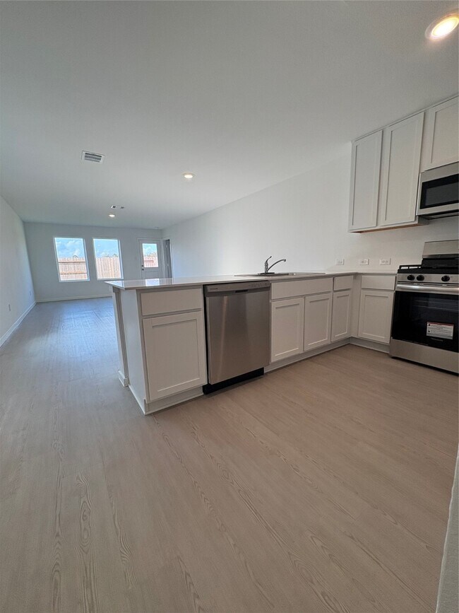 Photo - 909 Lago Laceno Ln