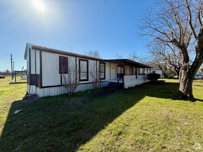 Building Photo - Spacious 3/2 on a large lot in Kosse, TX! Rental