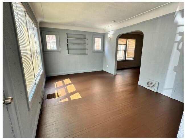 Photo - 14246 Prevost St