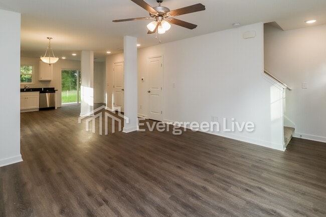 Photo - 147 Arizona Pl NW