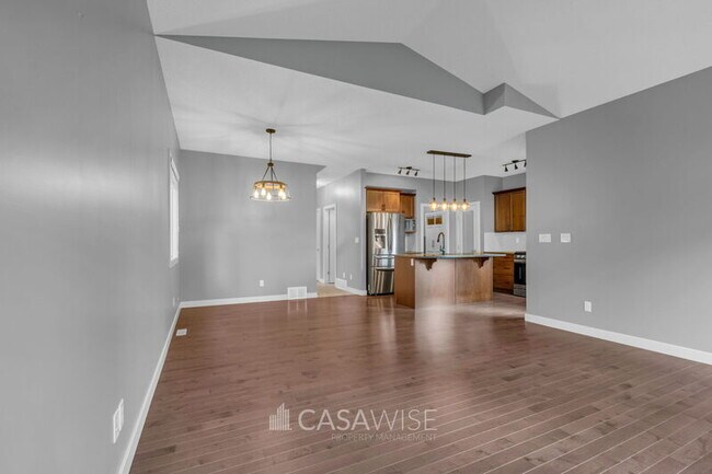 Photo - 6949 Evans Wynd NW