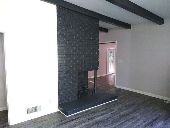 Photo - 3 bedroom 1.5 bath in East Point, GA